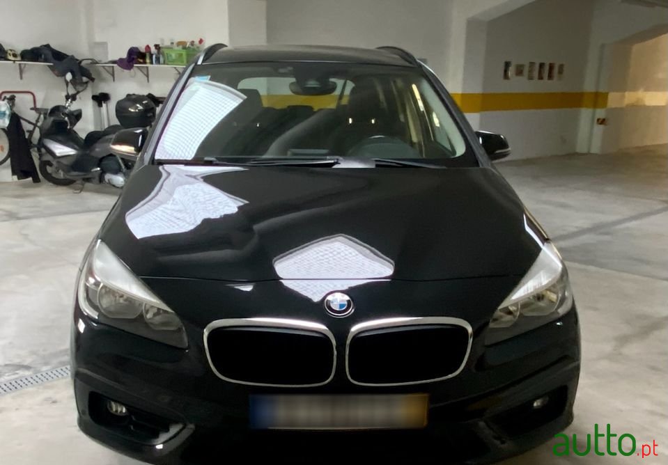 2015' BMW 216 Gran Tourer photo #6