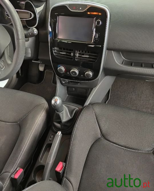 2015' Renault Clio photo #5