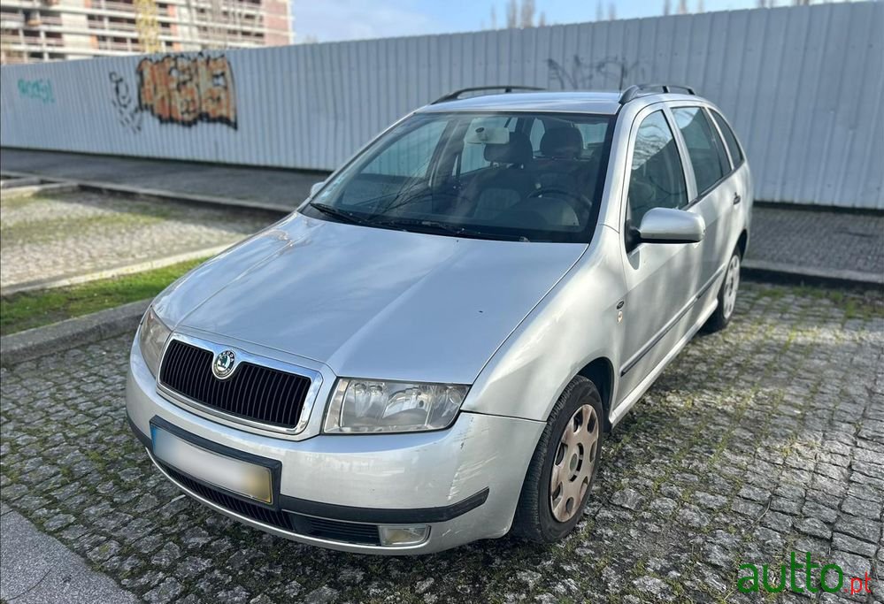 2001' Skoda Fabia Break photo #1