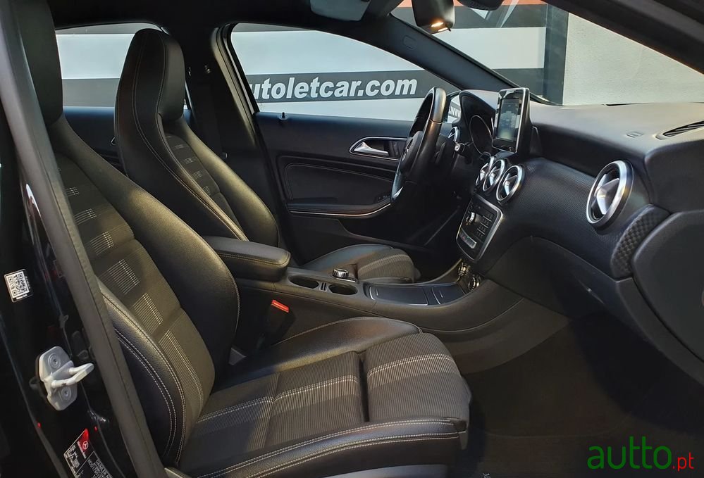 2017' Mercedes-Benz A 180 D Urban Aut. photo #3