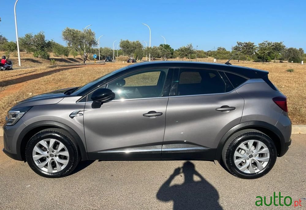 2021' Renault Captur photo #1