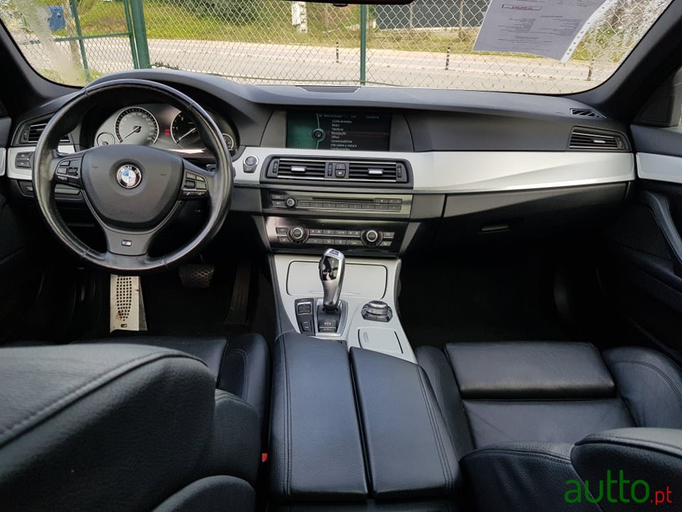 2012' BMW 520 PACK M photo #5