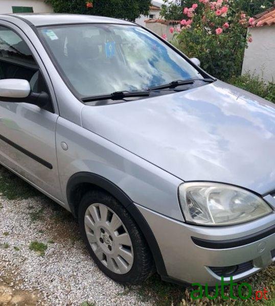 2005' Opel Corsa photo #2