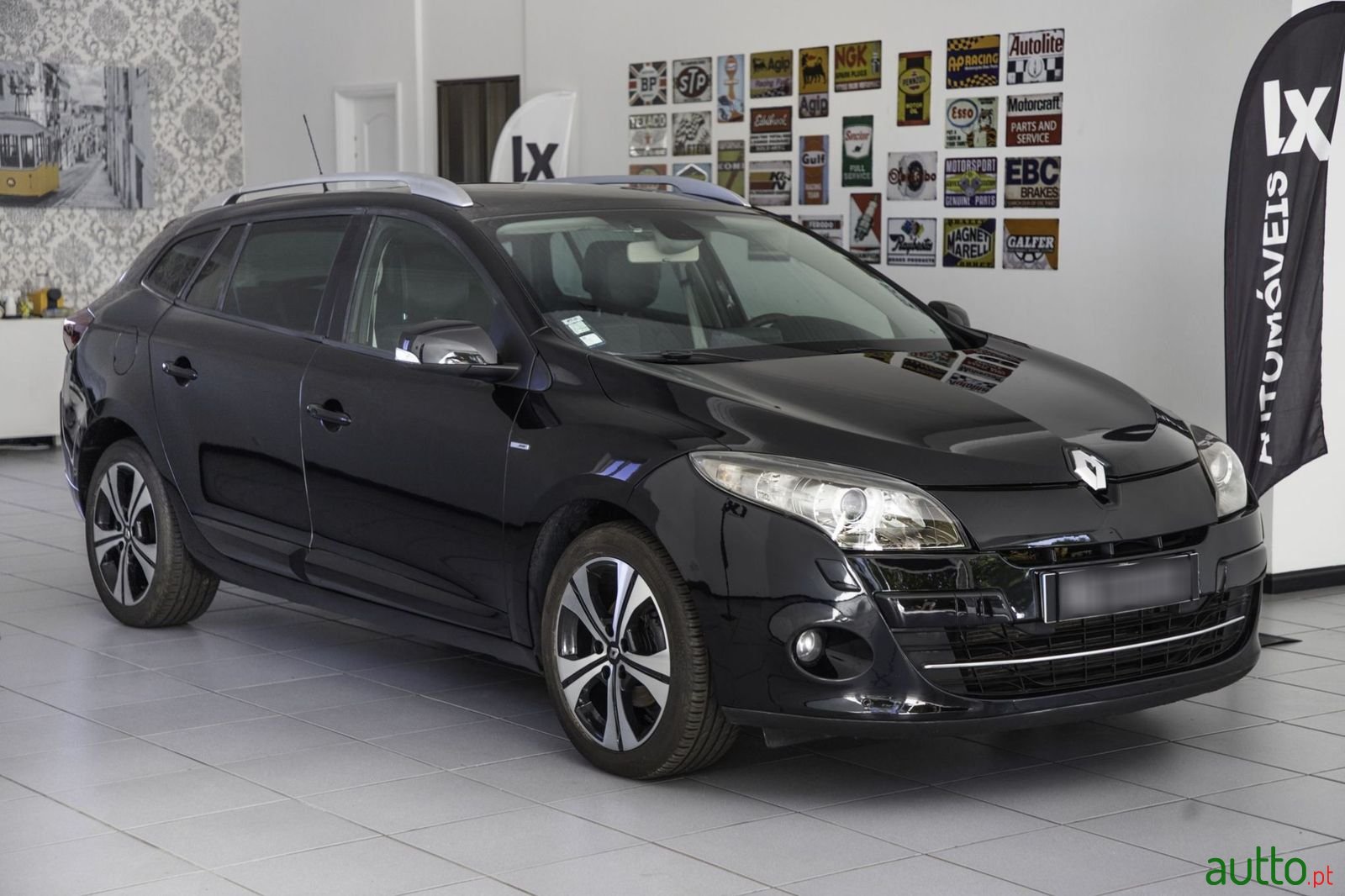 2012' Renault Megane photo #1