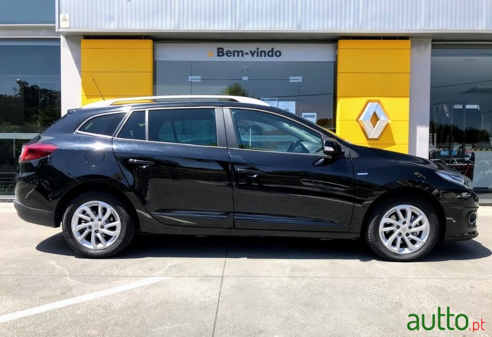 2016' Renault Megane Sport Tourer photo #4