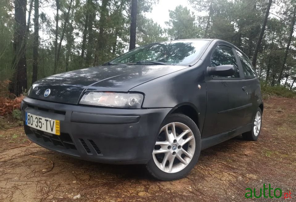2002' Fiat Punto photo #1