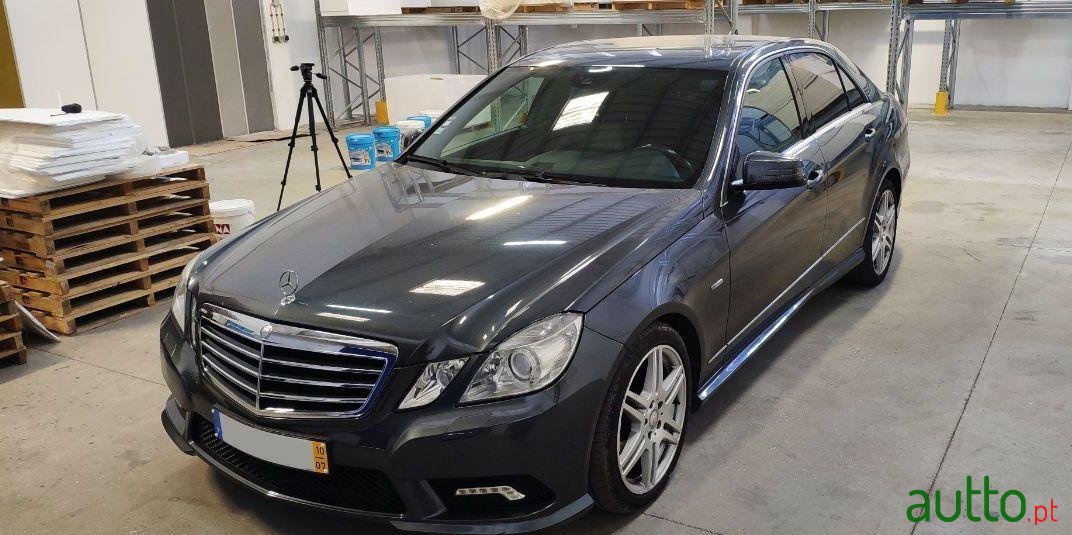 2010' Mercedes-Benz E-250 photo #2