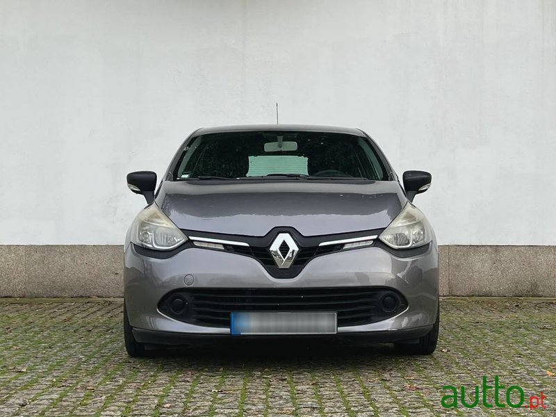 2012' Renault Clio photo #3