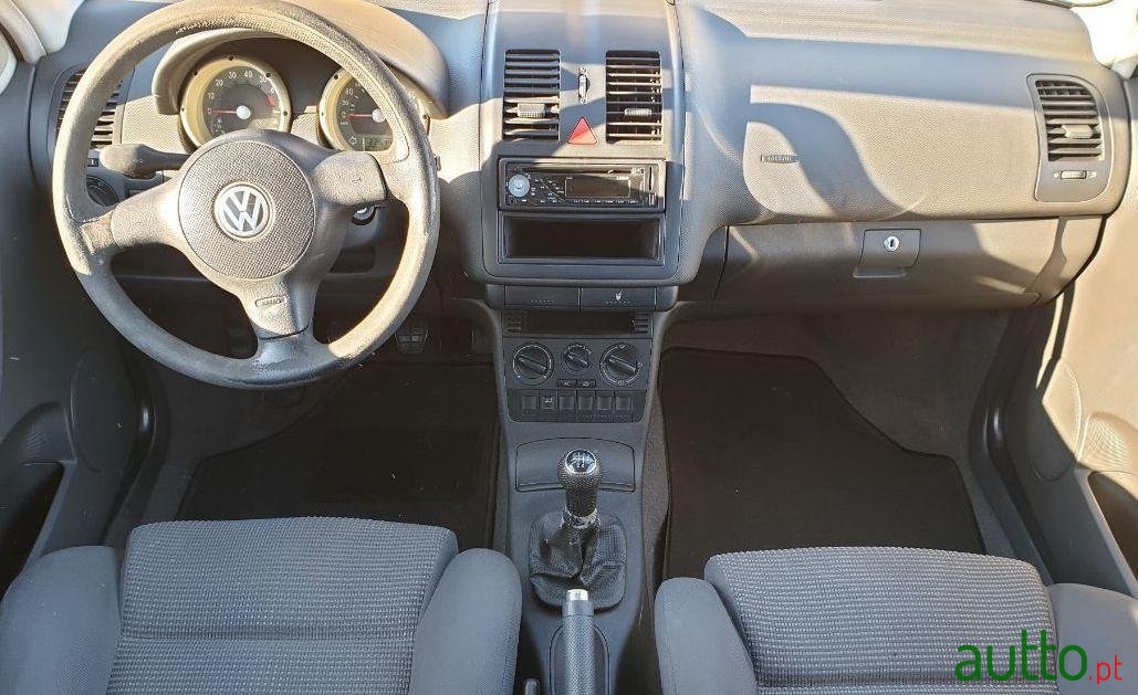 2000' Volkswagen Polo photo #2