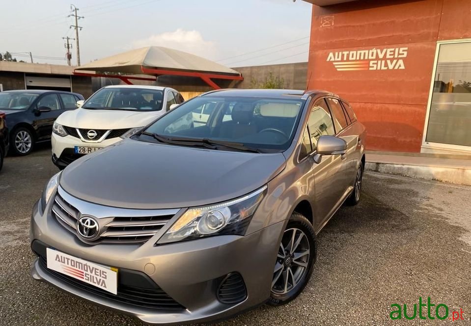 2014' Toyota Avensis Sw photo #1