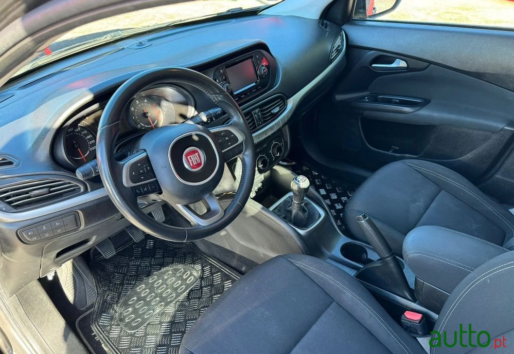 2016' Fiat Tipo 1.3 M-Jet Easy photo #5