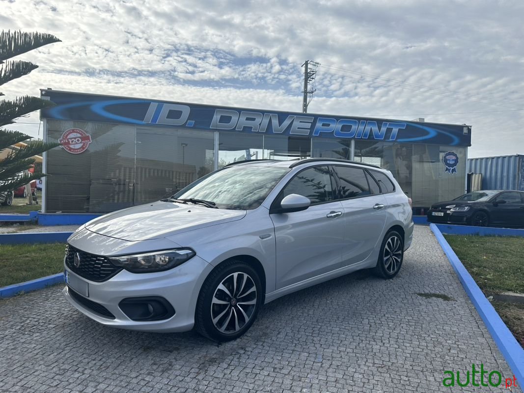 2019' Fiat Tipo Station Wagon photo #1