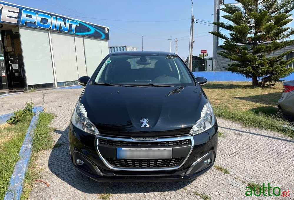 2019' Peugeot 208 photo #3