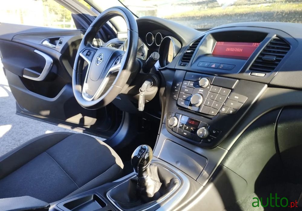 2010' Opel Insignia Sports Tourer photo #4