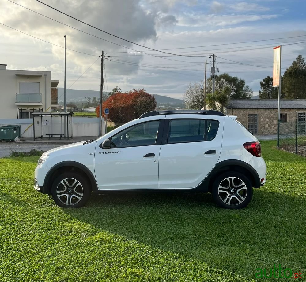 2020' Dacia Sandero 1.0 Tce Stepway photo #2