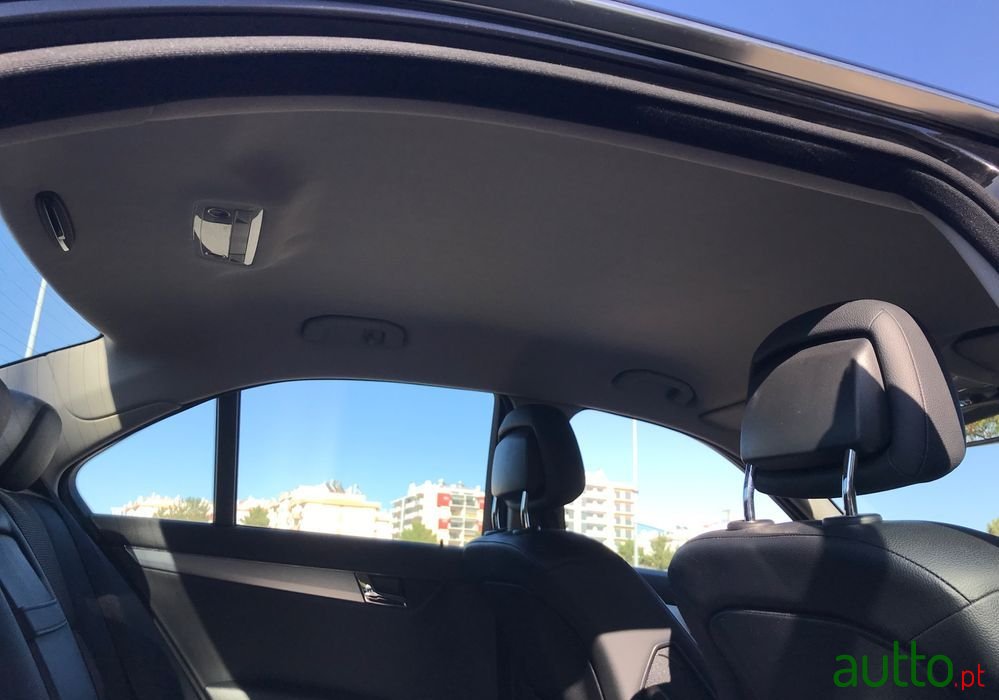 2010' Mercedes-Benz C 250 photo #5