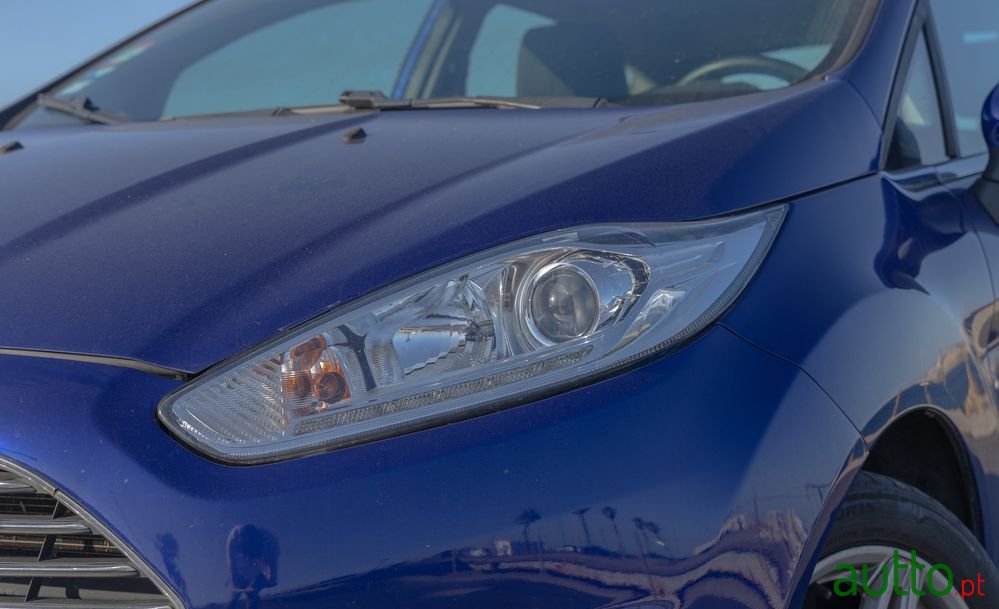 2014' Ford Fiesta photo #3