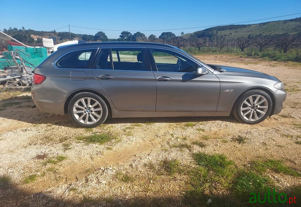 2011' BMW 520 photo #2