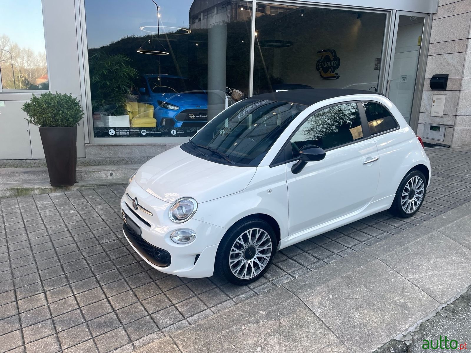 2021' Fiat 500C photo #2