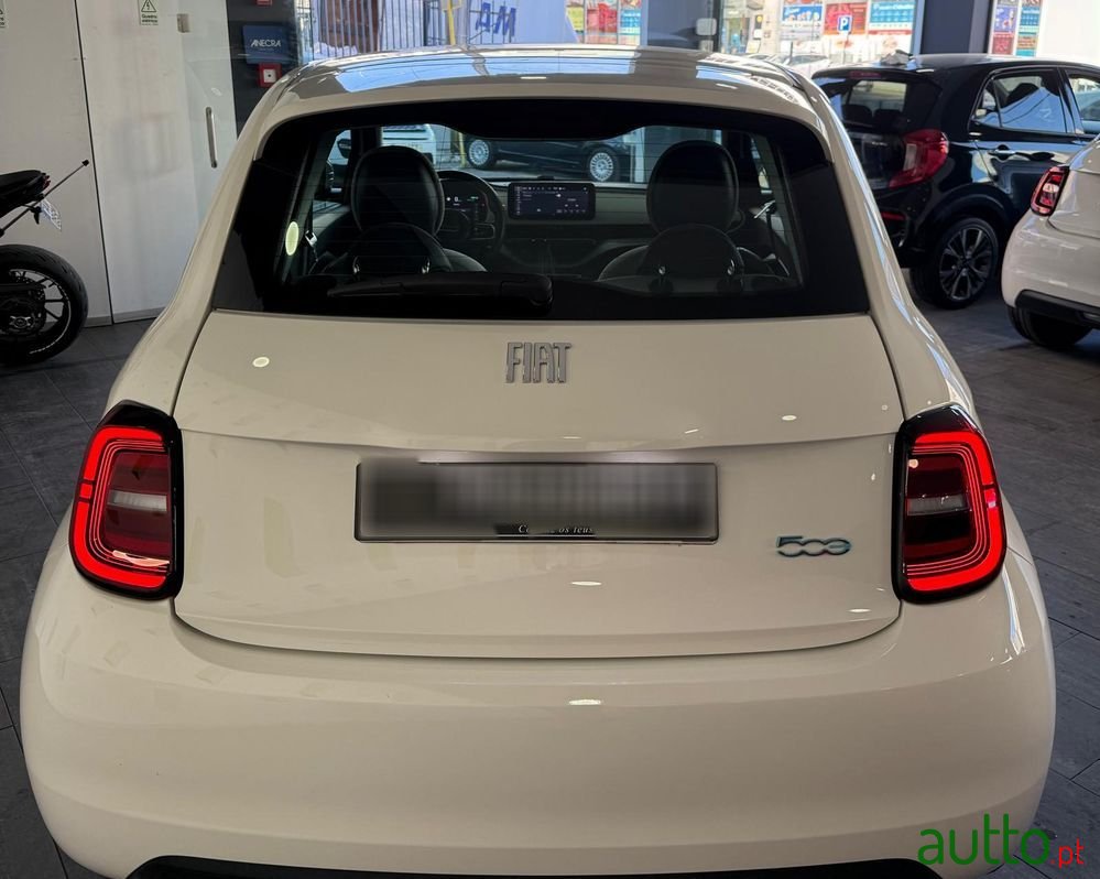 2023' Fiat 500e Icon photo #3