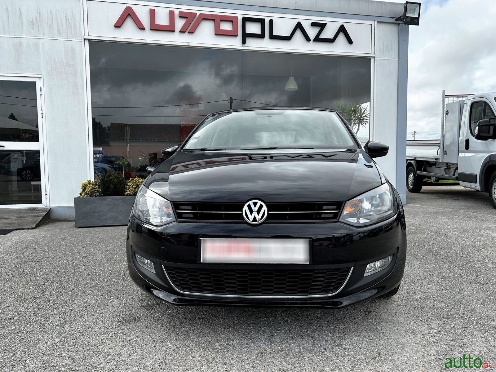 2012' Volkswagen Polo photo #2