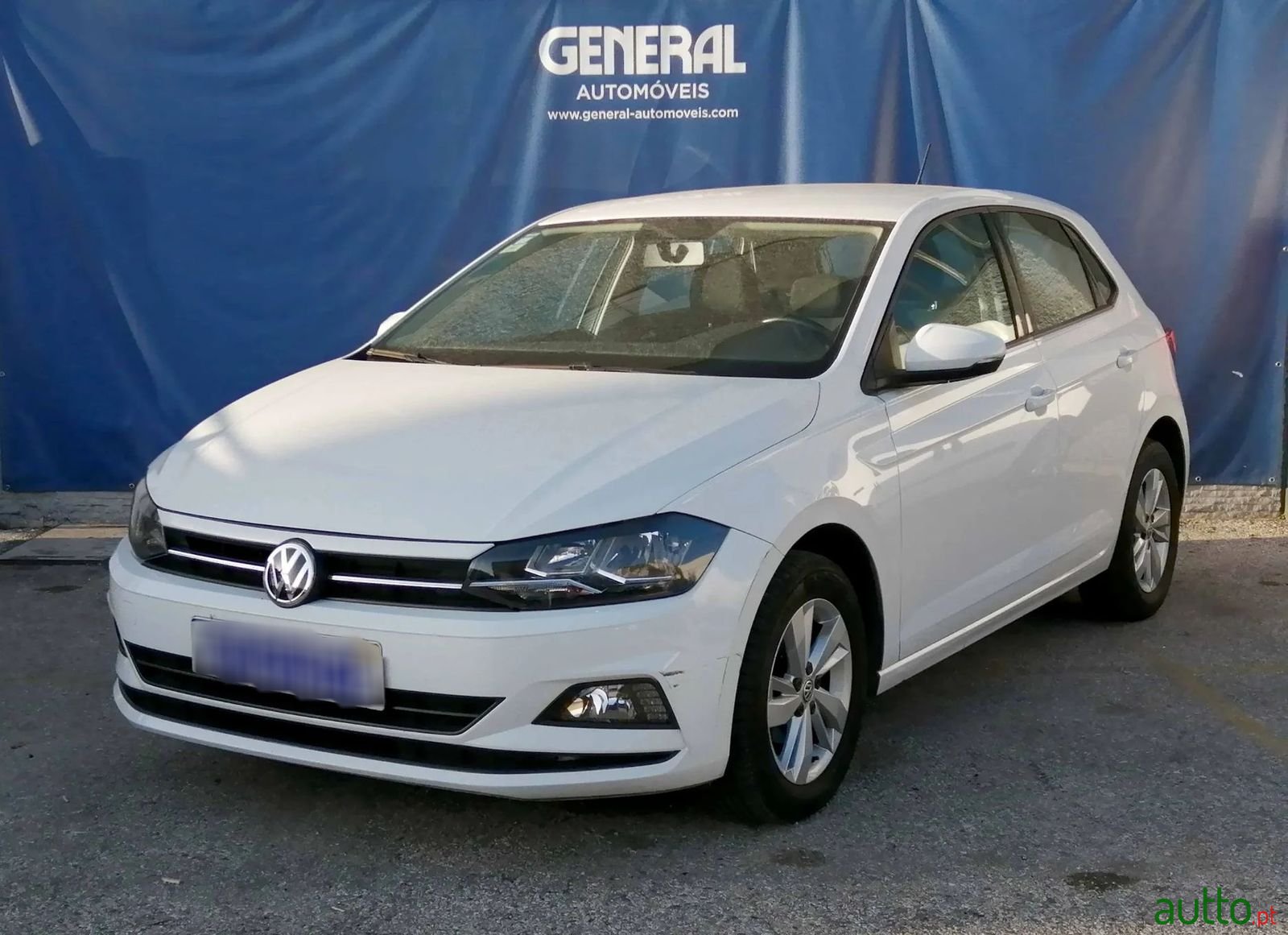 2019' Volkswagen Polo photo #1