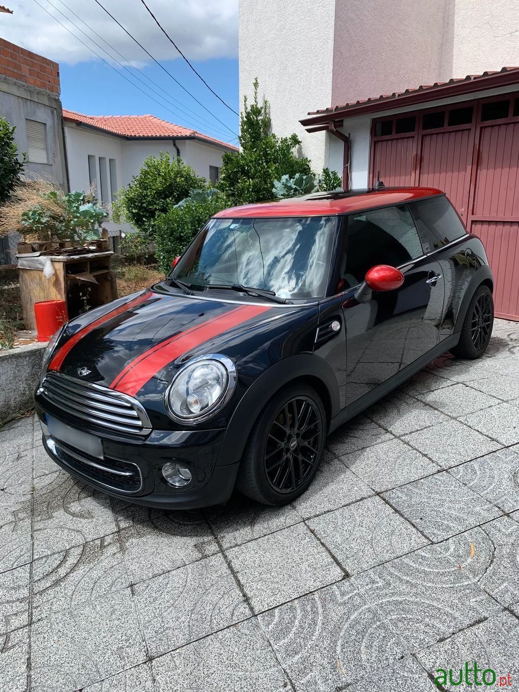 2011' MINI Cooper photo #2