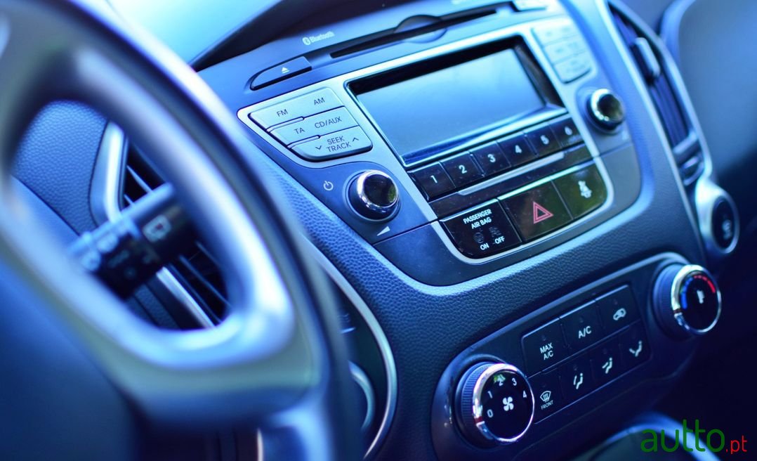 2011' Hyundai ix35 photo #6