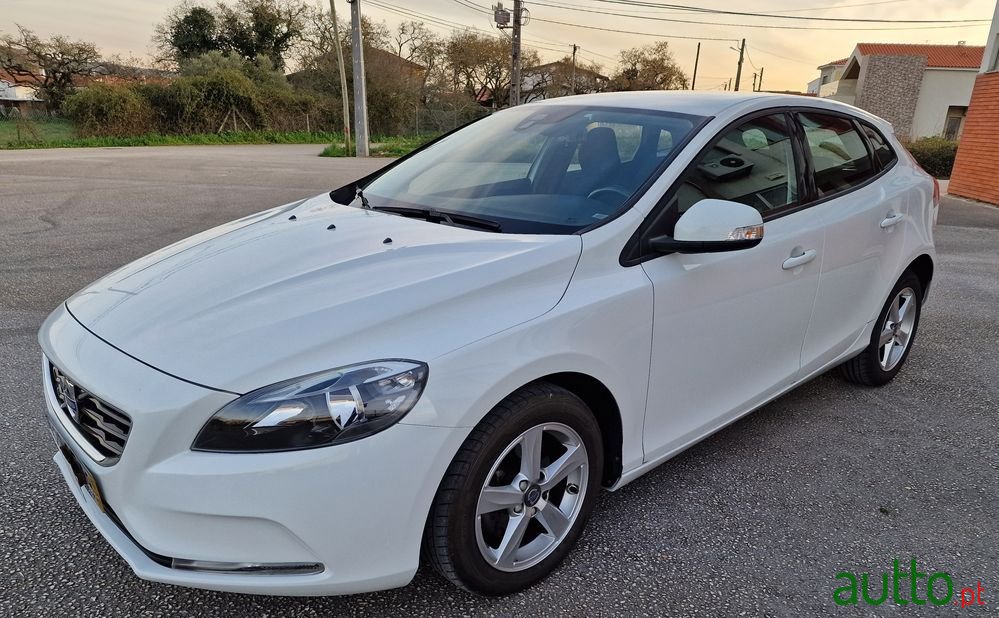 2015' Volvo V40 photo #1