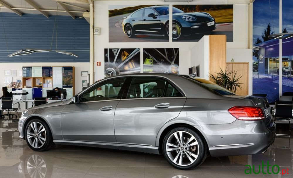 2013' Mercedes-Benz E 300 photo #3