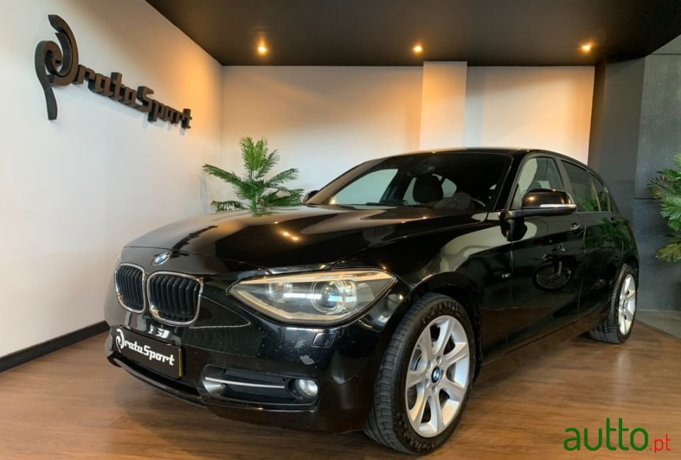 2012' BMW 118 photo #2