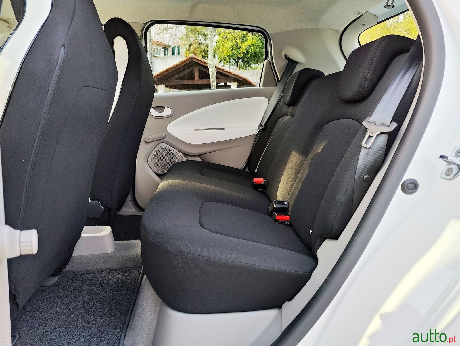 2016' Renault Zoe photo #3