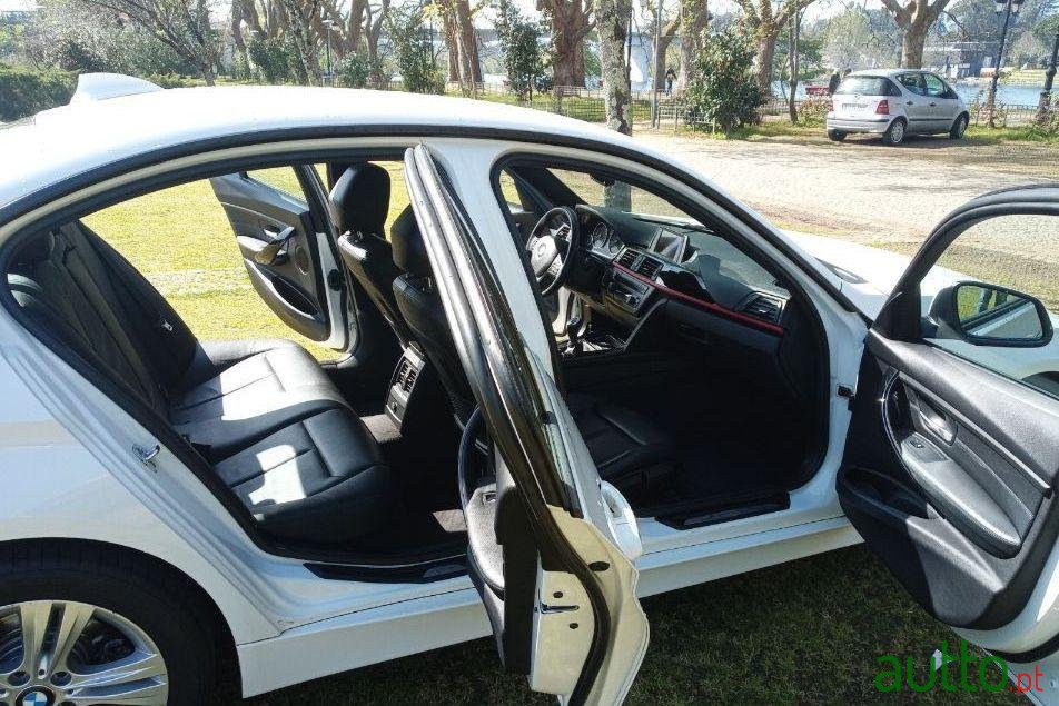 2013' BMW 318 photo #3