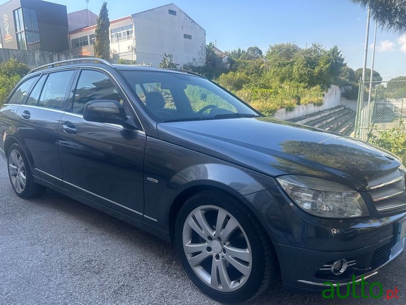 2008' Mercedes-Benz Classe C photo #1