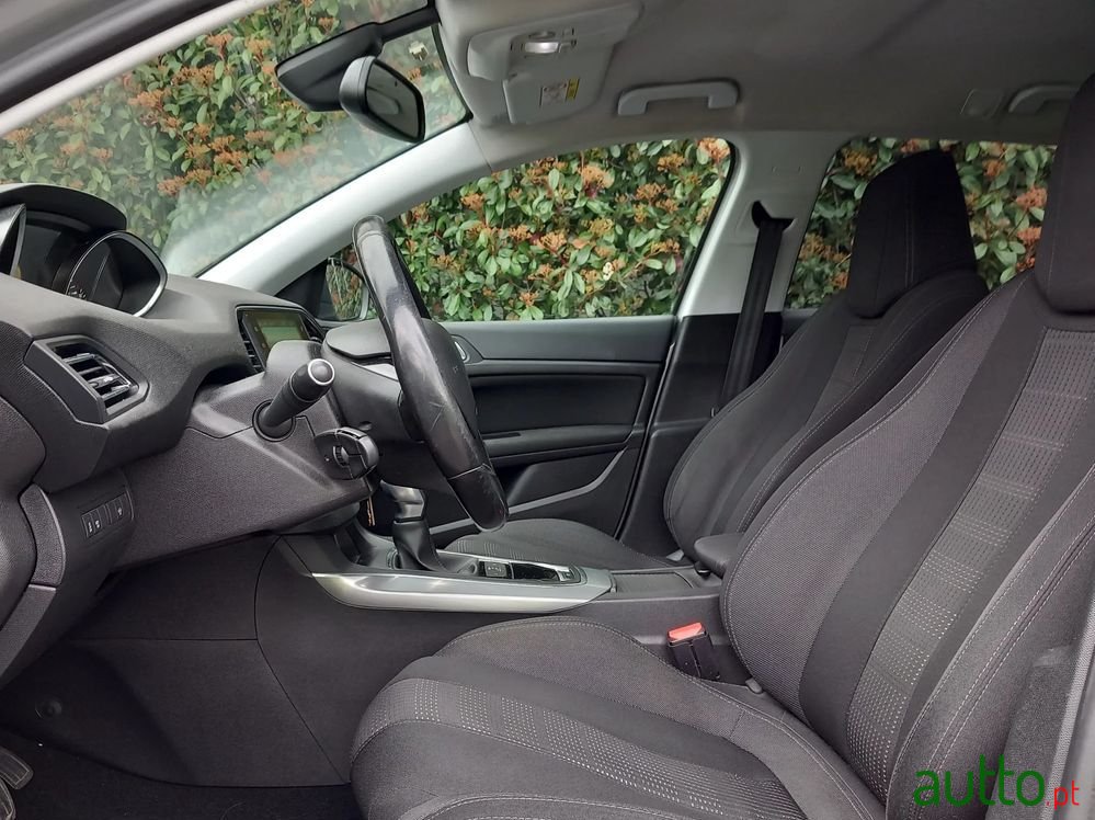 2015' Peugeot 308 Sw photo #6
