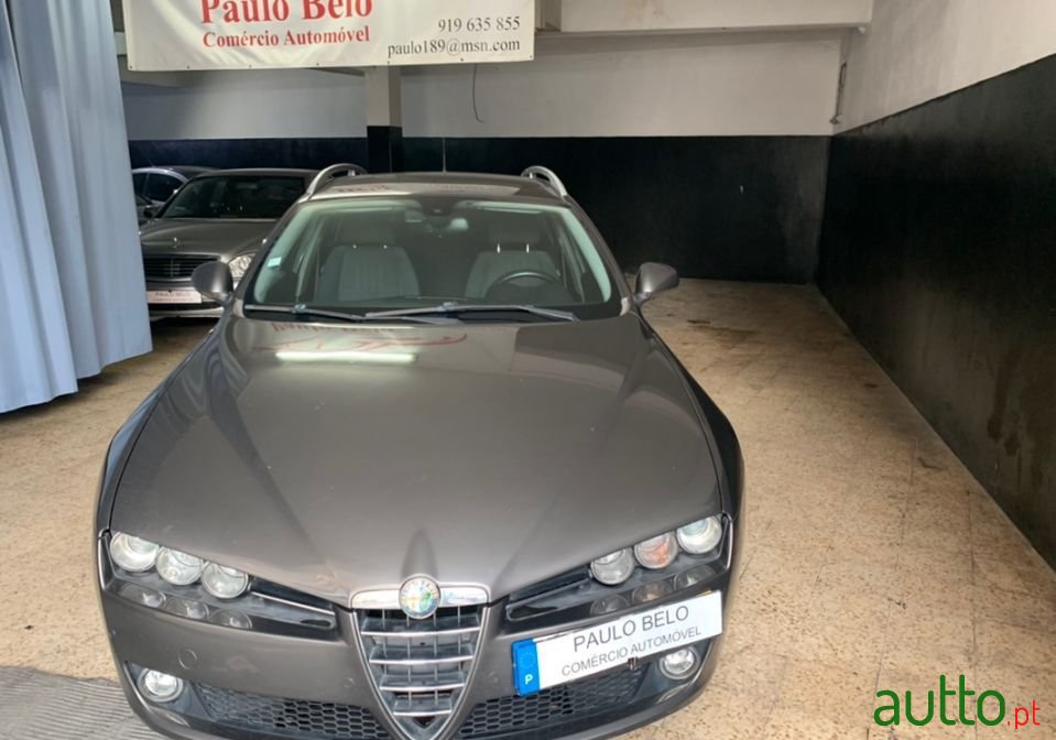 2010' Alfa Romeo 159 Sportwagon photo #1