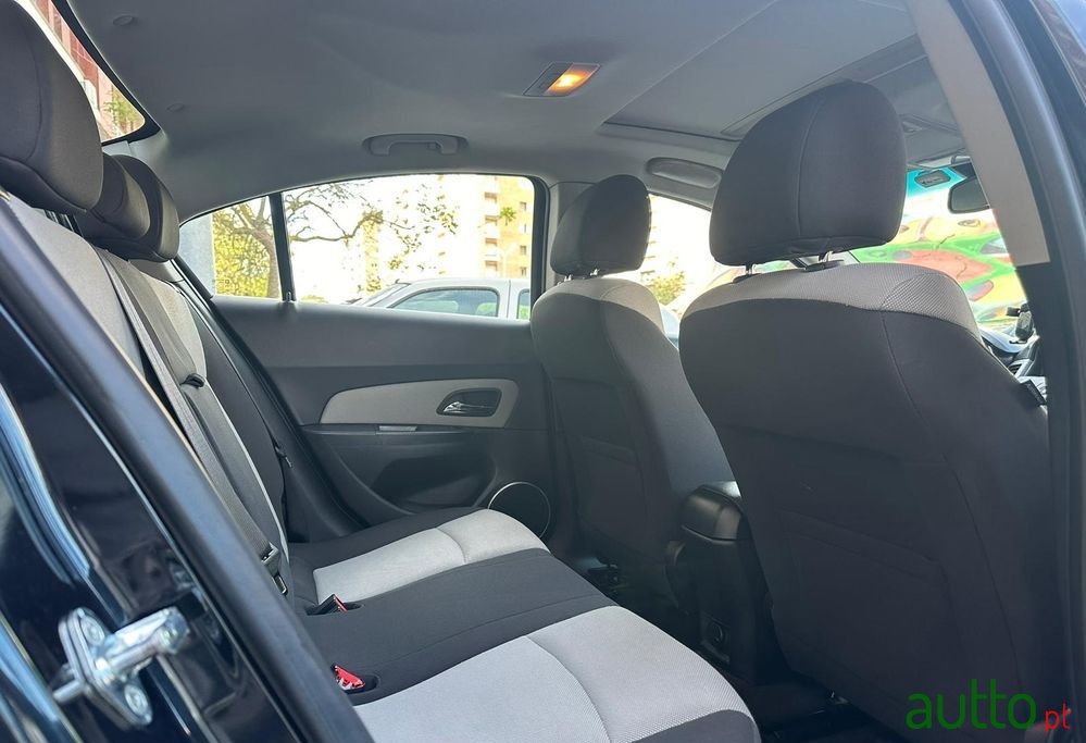 2011' Chevrolet Cruze 2.0 Vcdi Lt photo #4