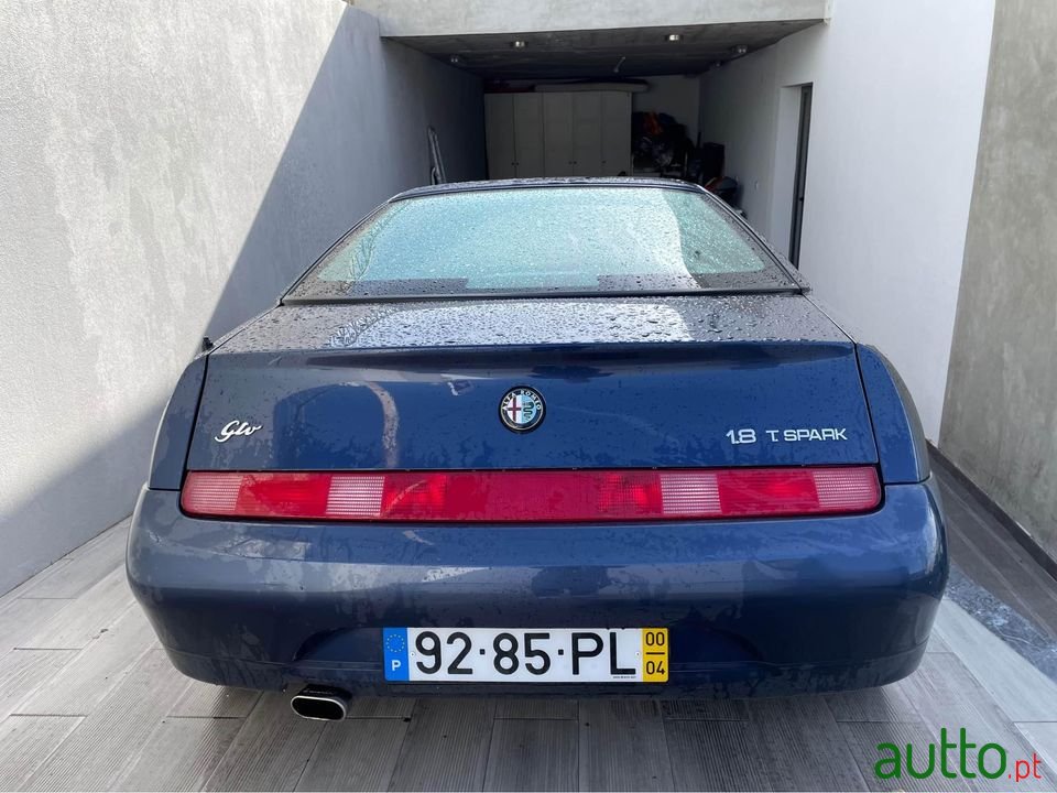 2000' Alfa Romeo photo #2