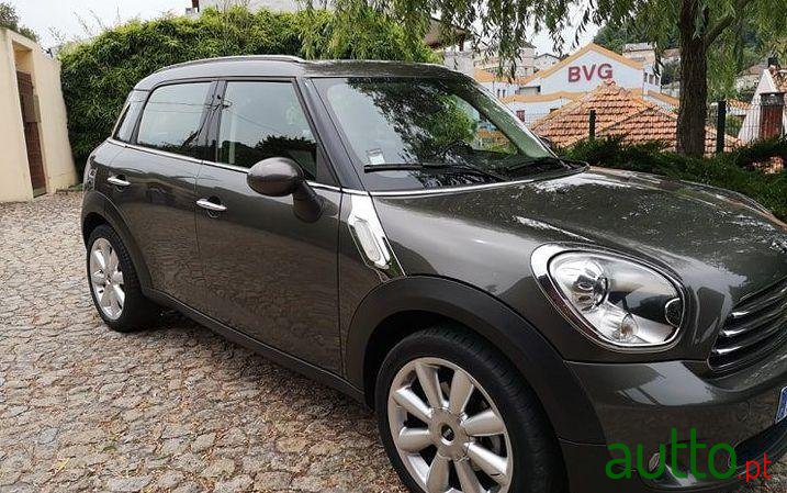 2010' MINI Countryman Cooper D photo #3