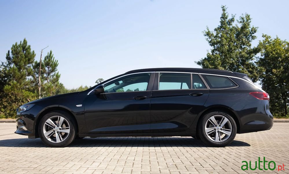 2020' Opel Insignia Sports Tourer photo #1
