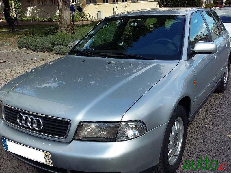 1999' Audi A4 Avant photo #1