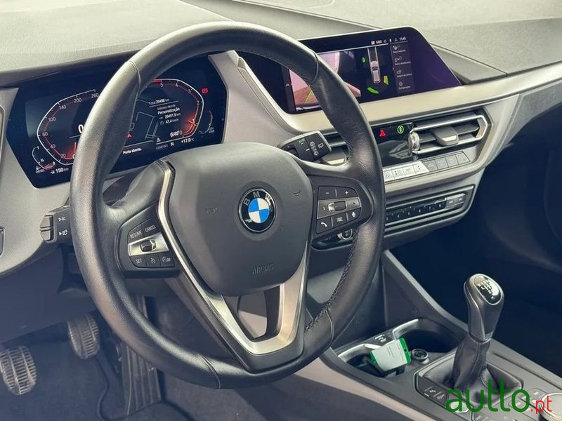 2023' BMW Série 1 D Corporate Edition photo #5