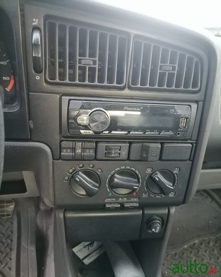 1993' Volkswagen Passat photo #5