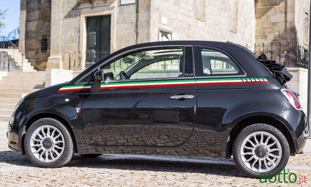 2011' Fiat 500C photo #1