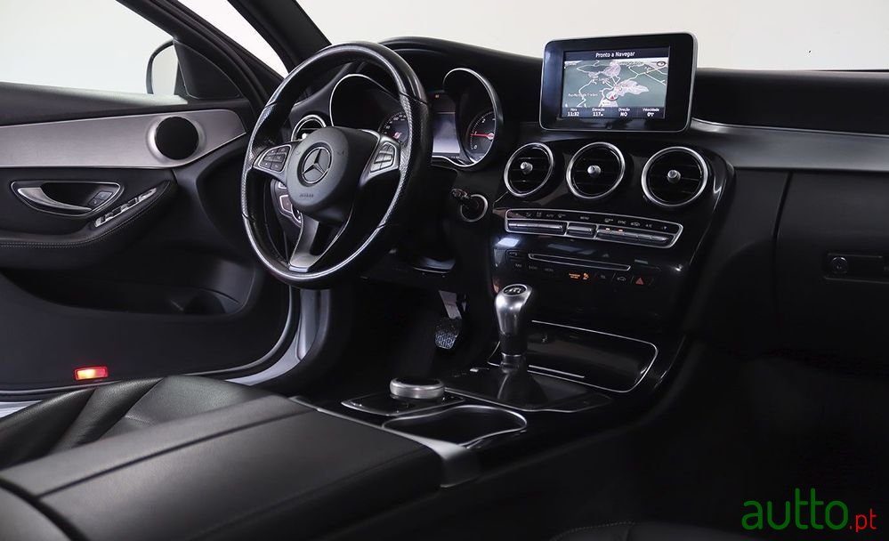 2016' Mercedes-Benz Classe C photo #6