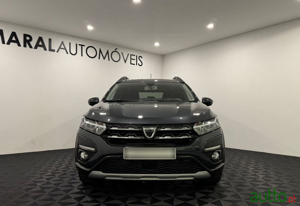 2023' Dacia Jogger photo #2