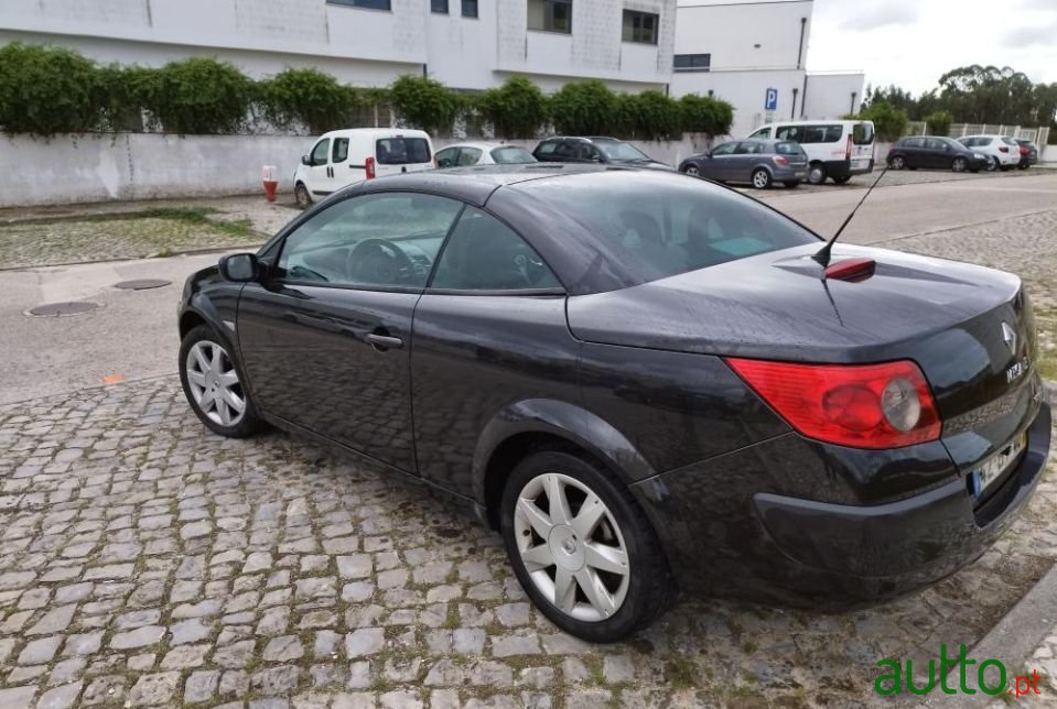2006' Renault Megane photo #2