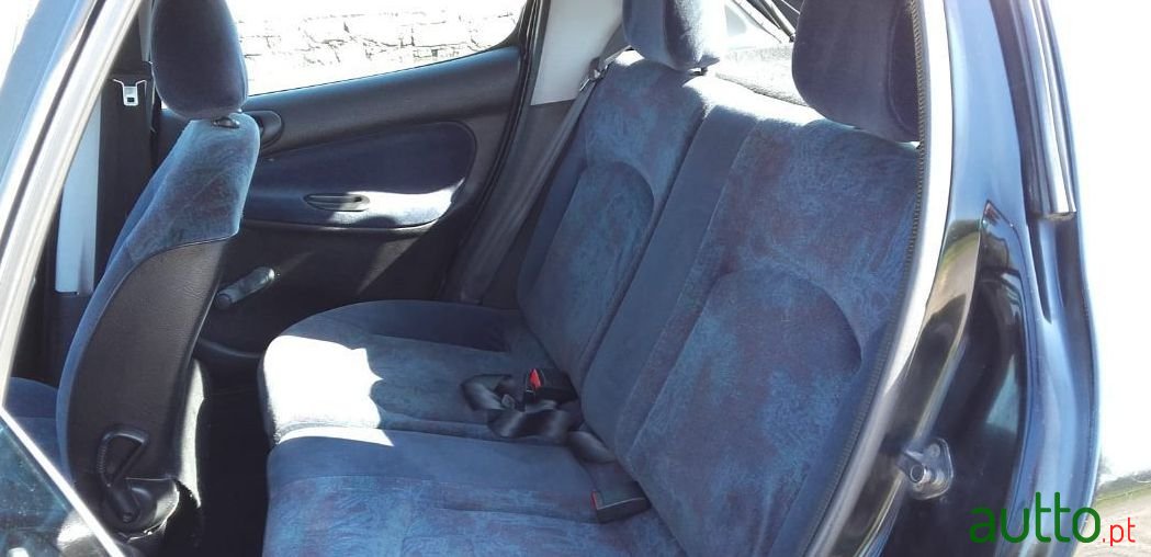 2000' Peugeot 206 photo #4