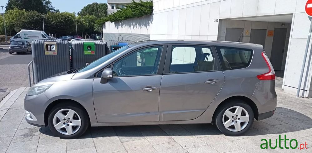 2014' Renault Grand Scenic Energy photo #3