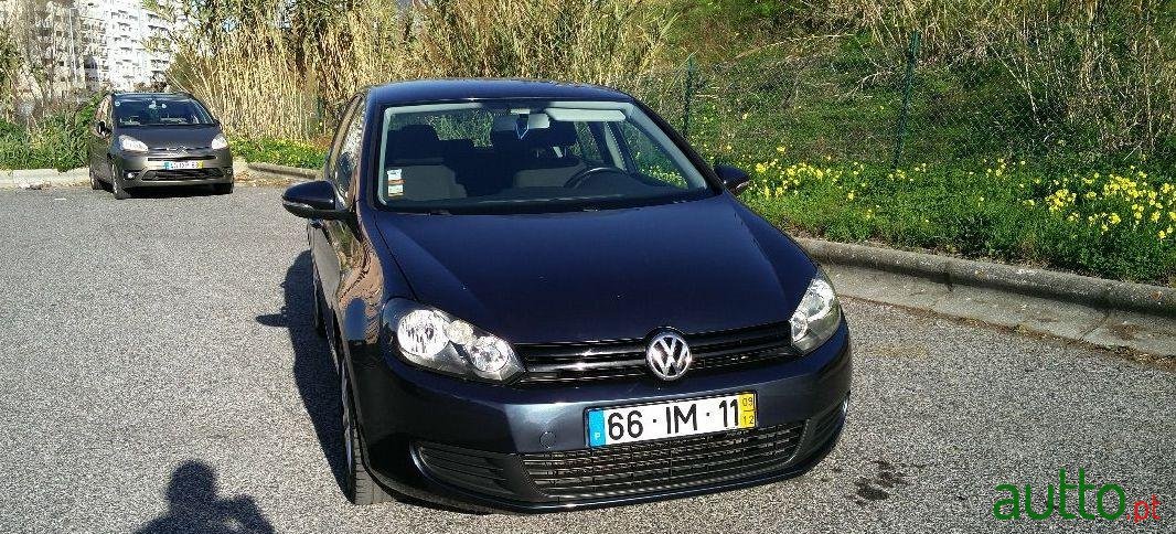 2009' Volkswagen Golf 1.6 Tdi Trendline photo #2